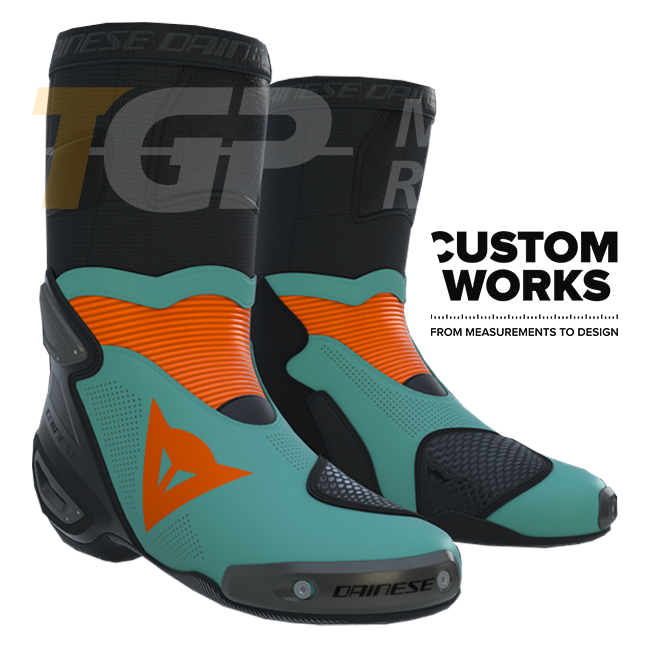 Dainese Axial 2 Air botas de carreras y moto de calle | Hombre | Naranja Fluo / Azul Mar de Cerdeña | Custom Works 