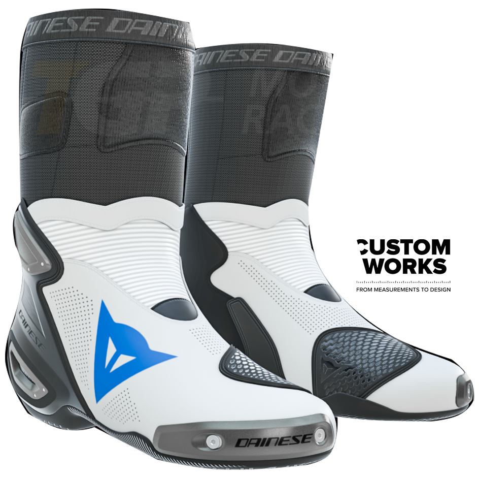 Botas de moto de competición y carretera Dainese Axial 2 Air | Hombre | Blanco / Azul cielo | Custom Works 