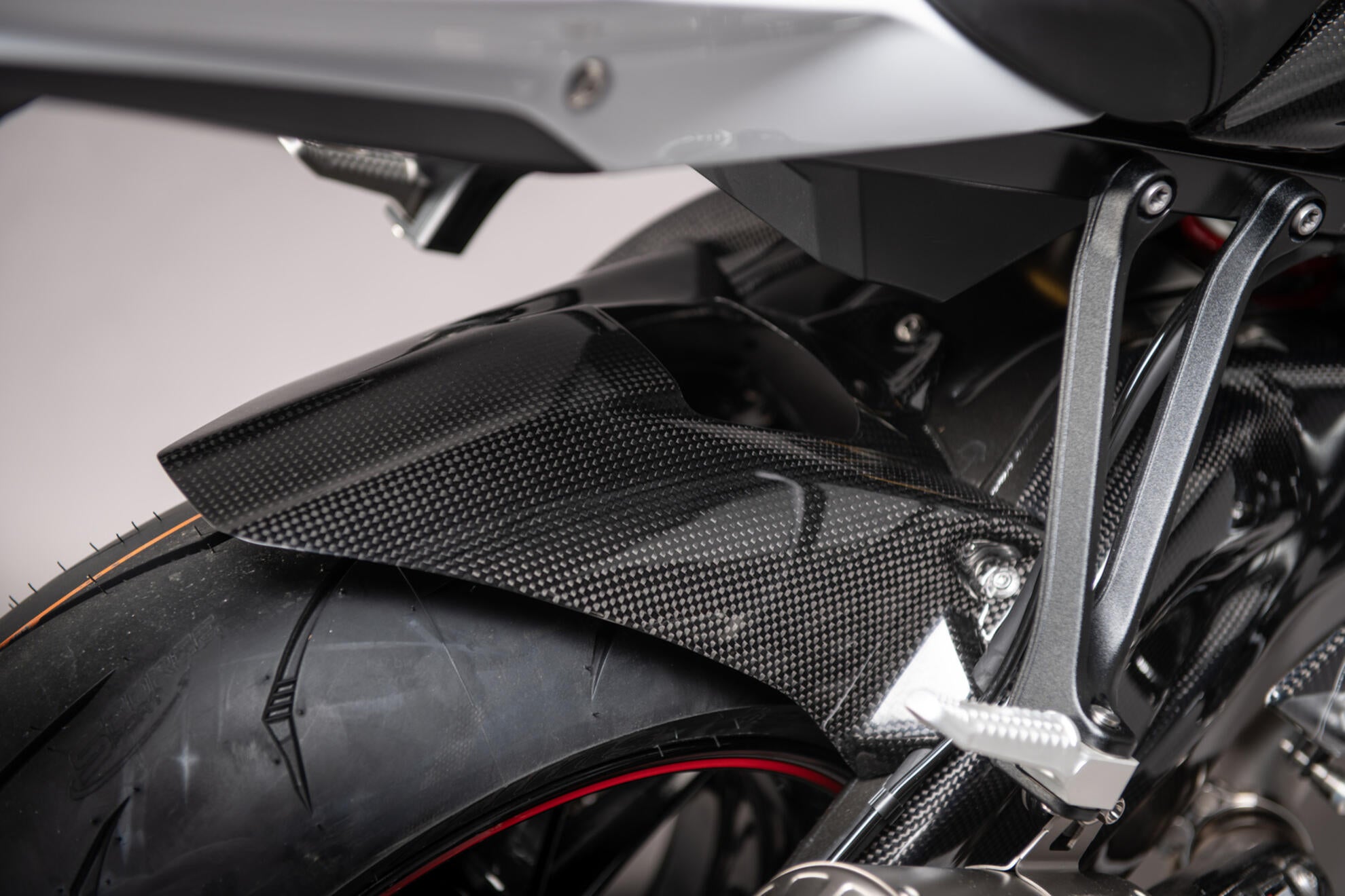 Guardabarros trasero de carbono LighTech BMW S1000RR K46 (09-18) CARB1020 