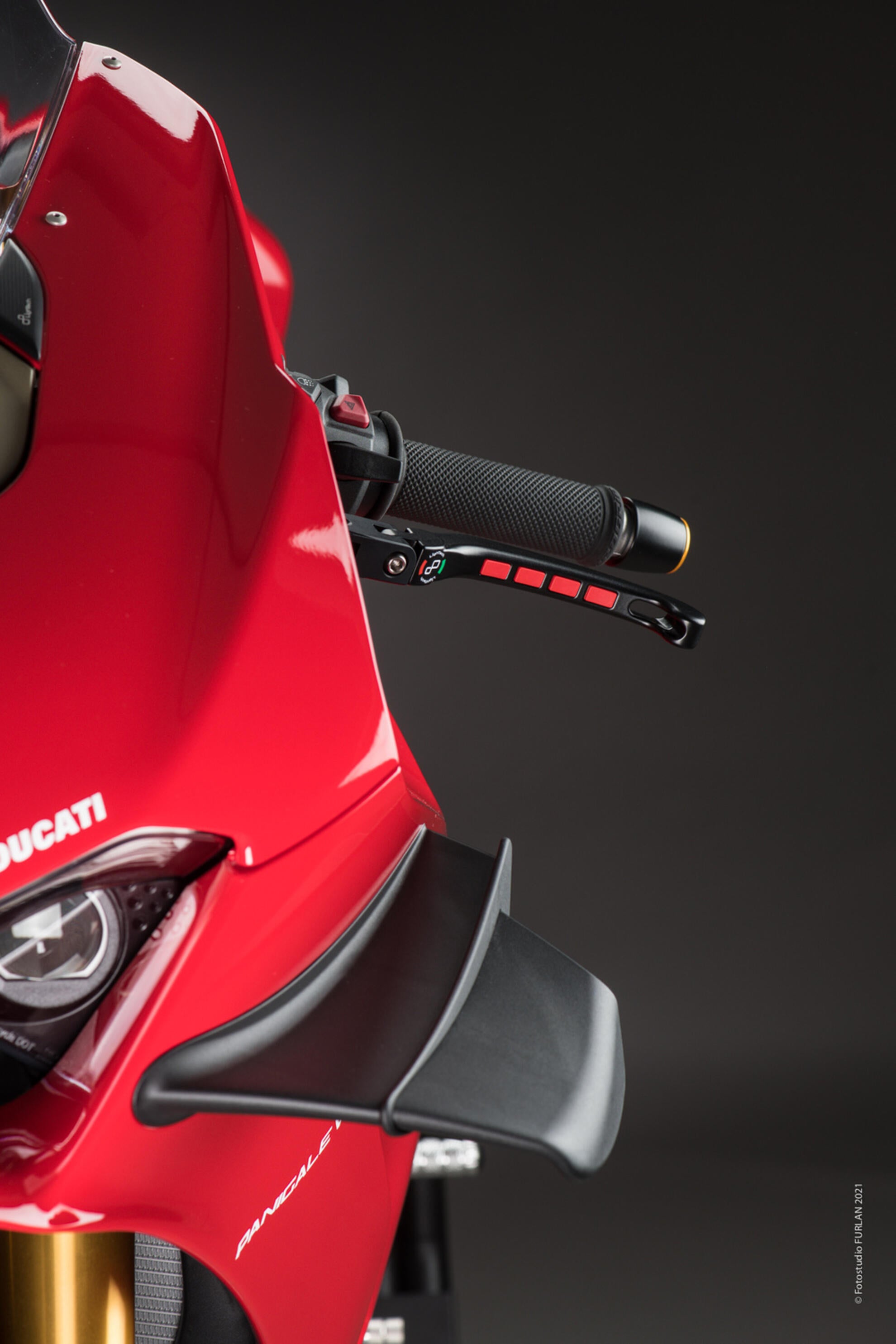 Juego de alerones de carbono LighTech Ducati Panigale V4/S/R (19-21) CARD0815 