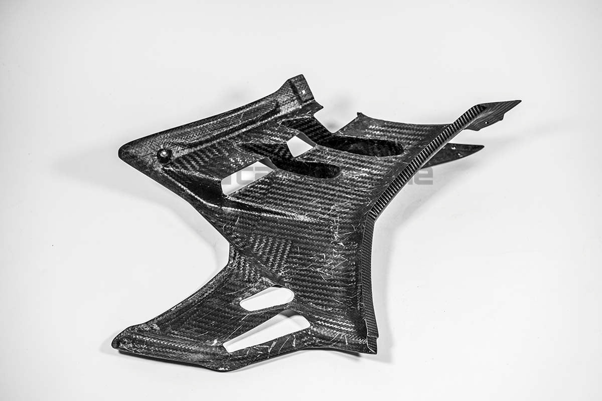 Carcasa lateral izquierda 200g AP Carbon Line Aprilia RSV4/RR/1100 Factory (21-25) 