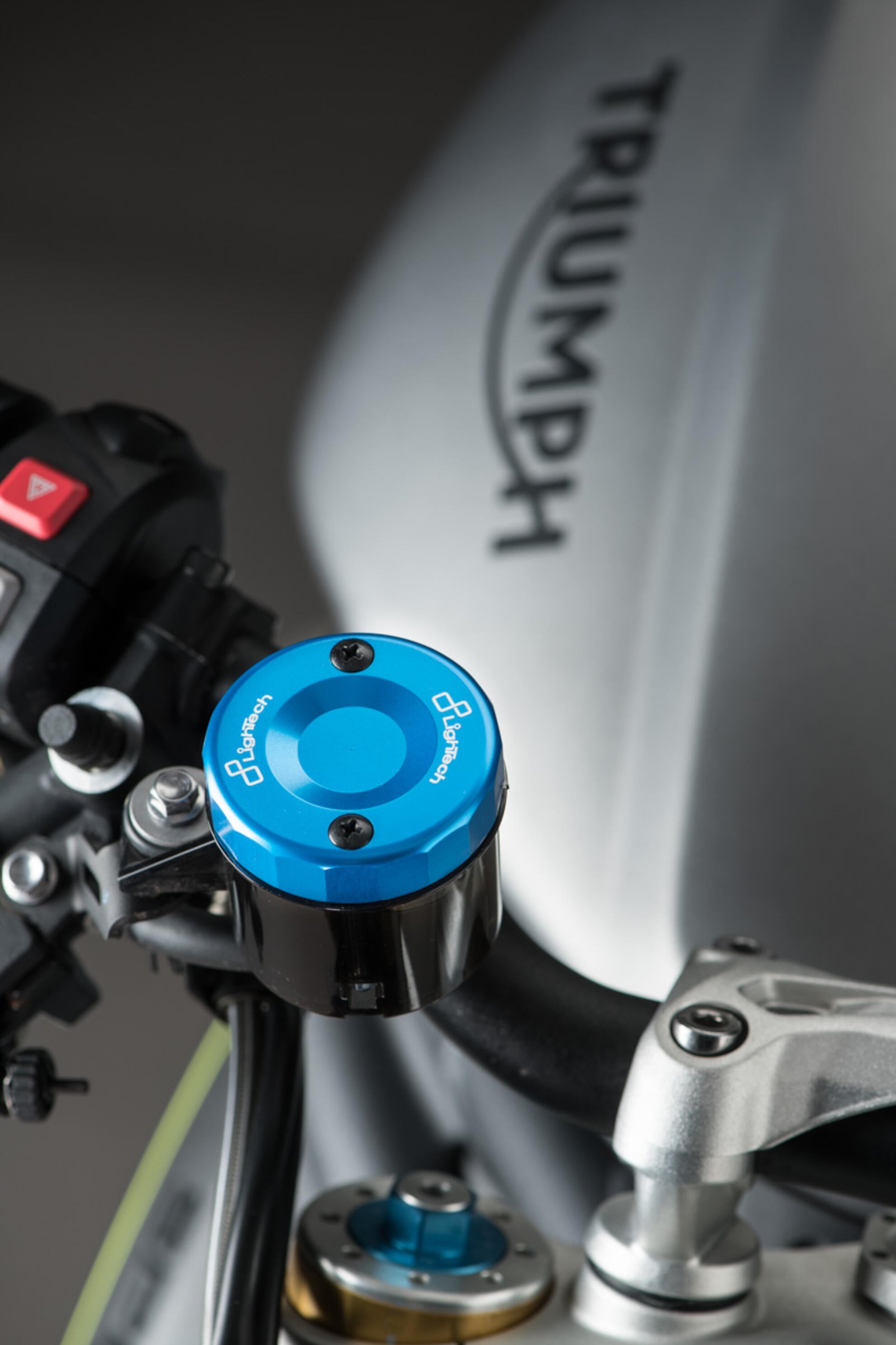 Tapa del depósito de expansión delantero LighTech Ducati Panigale 1299/S (15-18) FBC04 