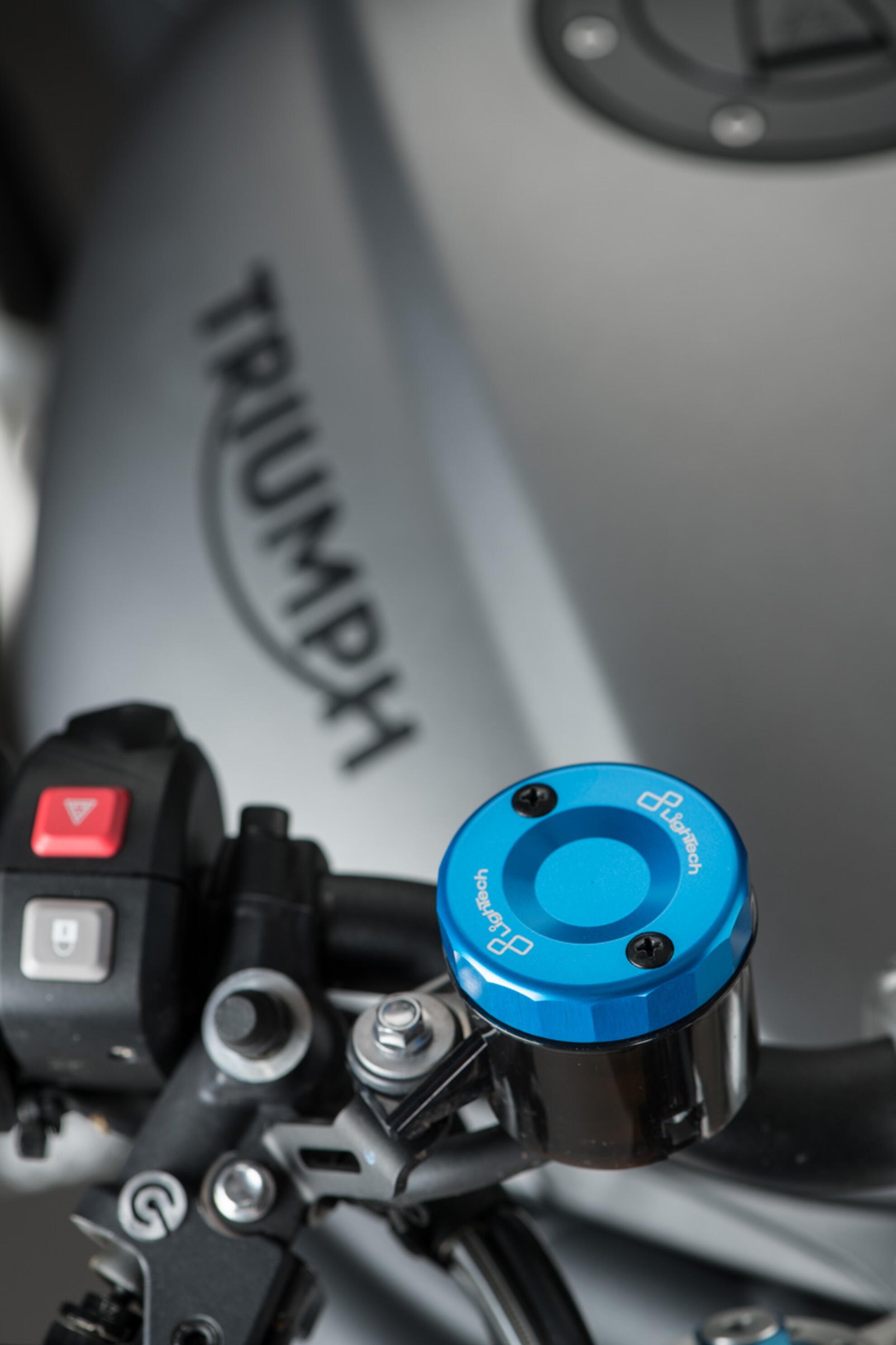 Tapa del depósito de expansión delantero LighTech Ducati Panigale 1299/S (15-18) FBC04 