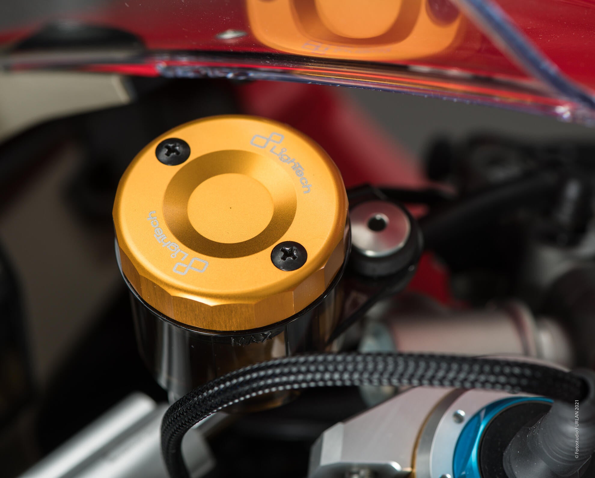 Tapa del depósito de expansión delantero LighTech Ducati Panigale 1299/S (15-18) FBC04 