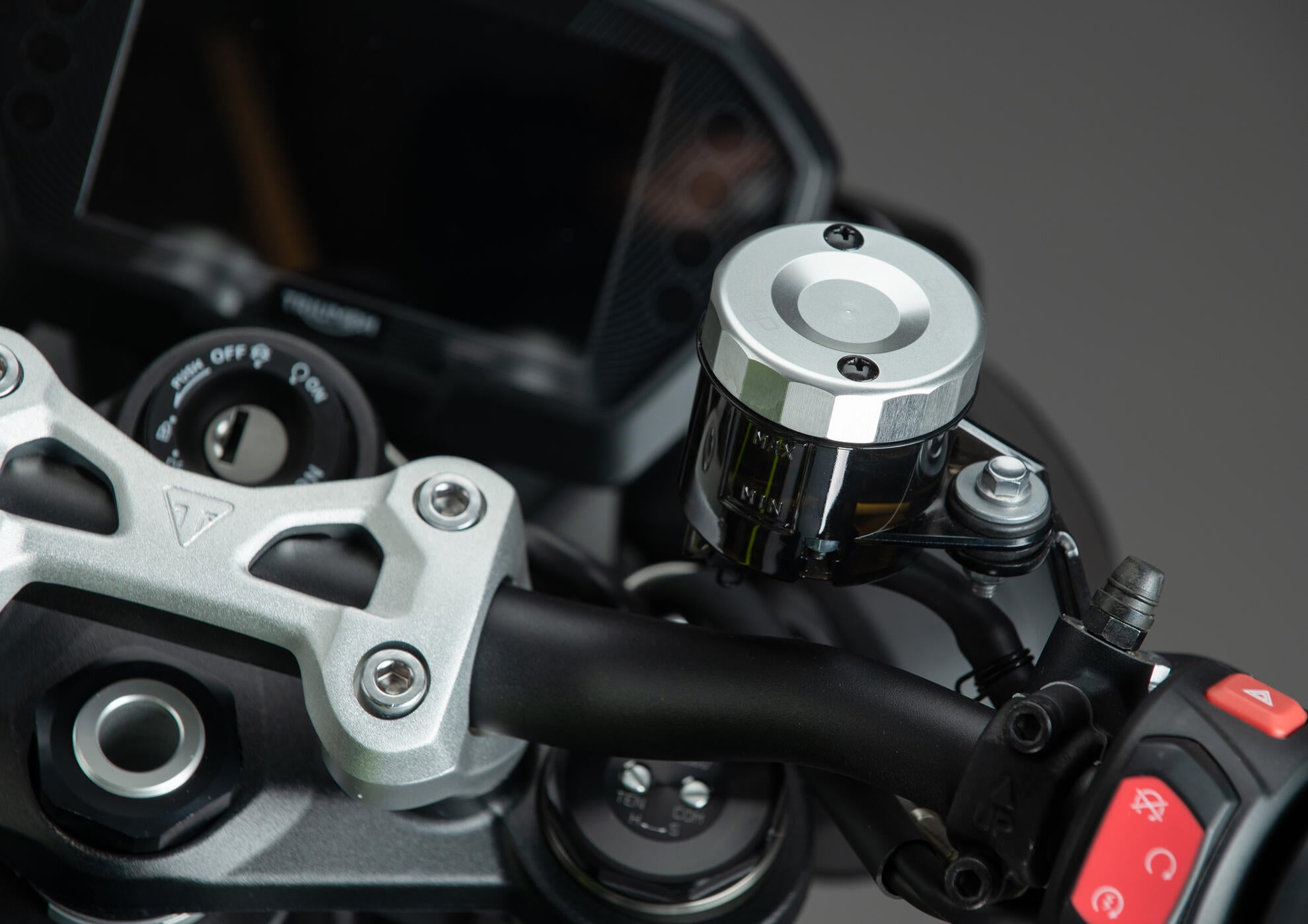 Tapa del depósito de expansión delantero LighTech Ducati Panigale 1299/S (15-18) FBC04 