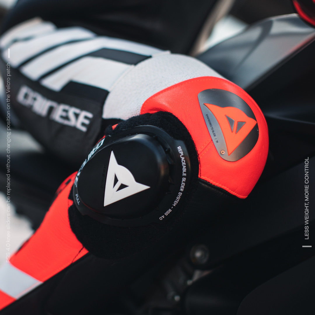 Dainese Mugello 3 D-AIR® Mono de cuero con airbag perforado – Traje de carrera | Hombre | Negro/Rojo 