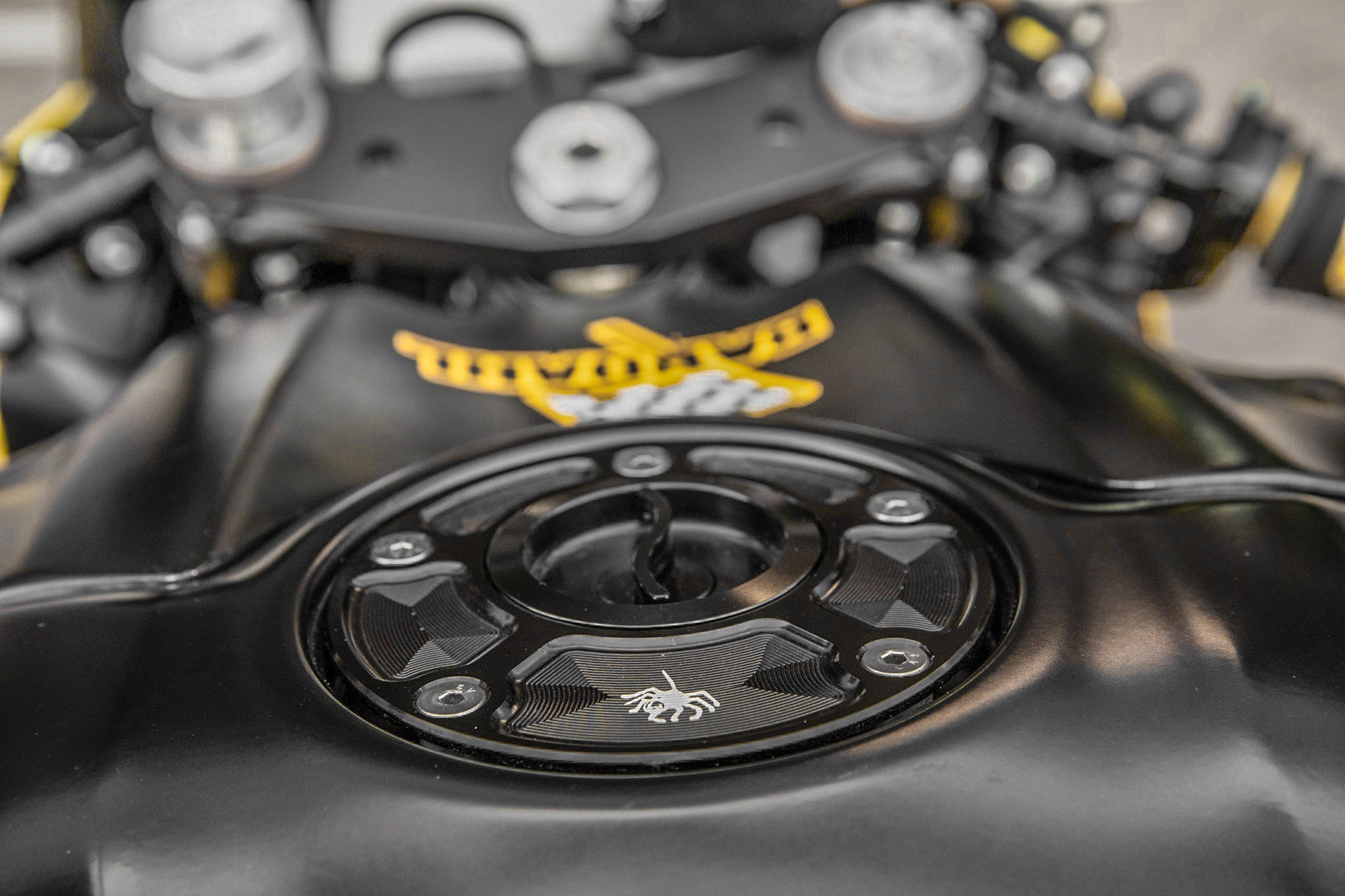 Tapa de tanque con cierre rápido Spider Racing RSV4/1100 Factory/RF/RR (17-25) 60.A02 